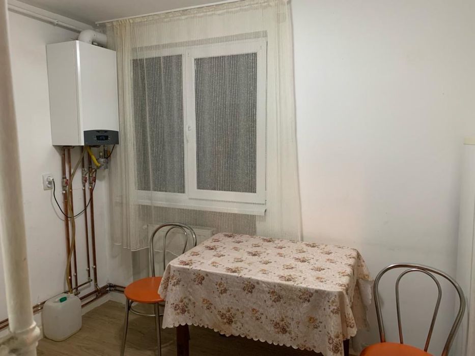 Apartament cu doua camere de inchiriat etaj 1 Ady Endre nr 32!