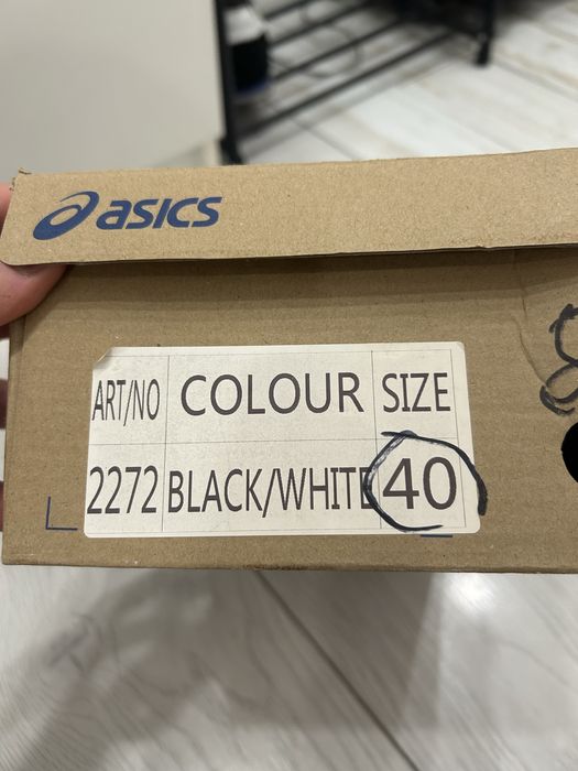 Продаю Асикс( рыцарь)