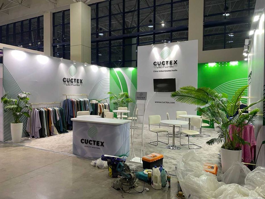 Изготовление флагов Оформление выставочных стендов флагштоки полиграфи