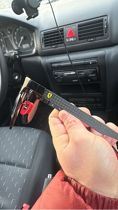 Vand ochelari Ray-Ban Scuderia Ferrari originali