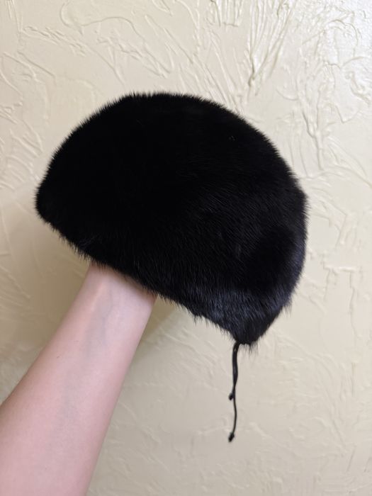 Берет норковый черный