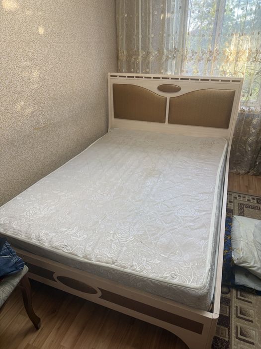 Спальный кровать 2х местный