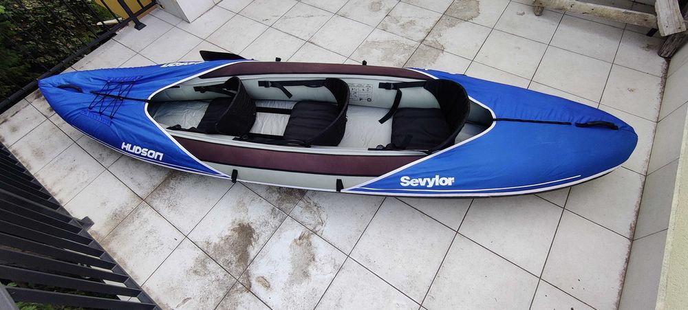 Надуваем каяк Sevylor Hudson триместен