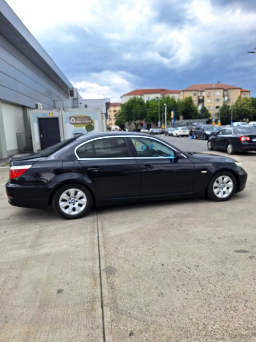 Vînd BMW 530 an 2008 luna 10. În stare bună de funcționare. Cîrlig tractabil. Soft close uși. 320.000 km. Preț 4500 negociabil