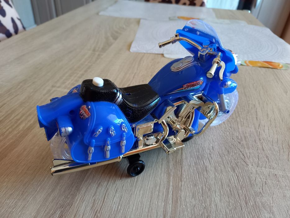 Jucarie motocicleta,cu bateri.Pret.30 lei.