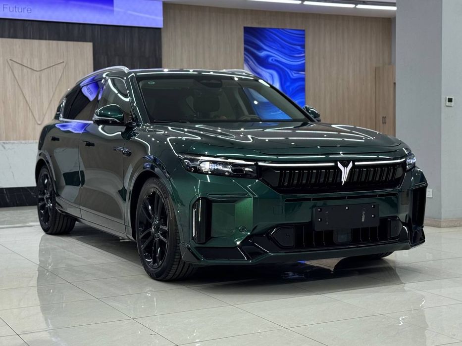 Voyah free Apollo tech Hybrid 4 RWD (2 ta motor)