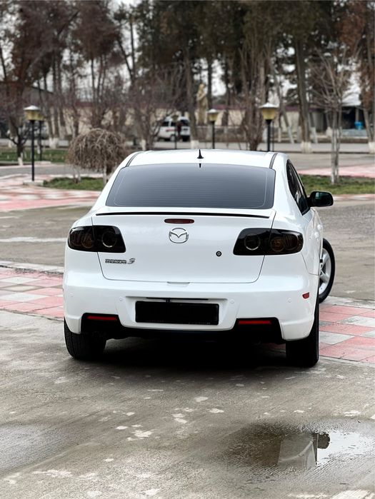 Mazda 3 Srochna Sotiladi xolati yaxshi Faqat Naxtka