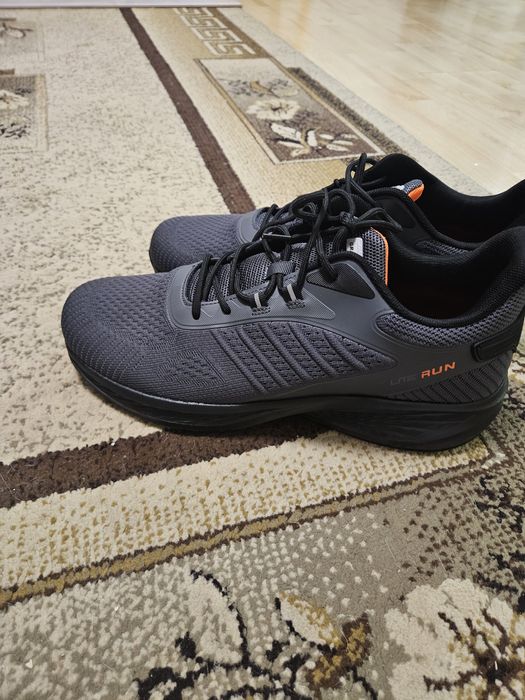 Чисто нови маратонки  46 номер