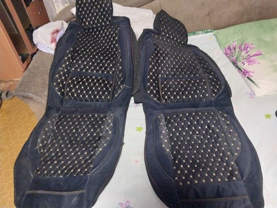 Продам чехлы на машину Lada Vesta