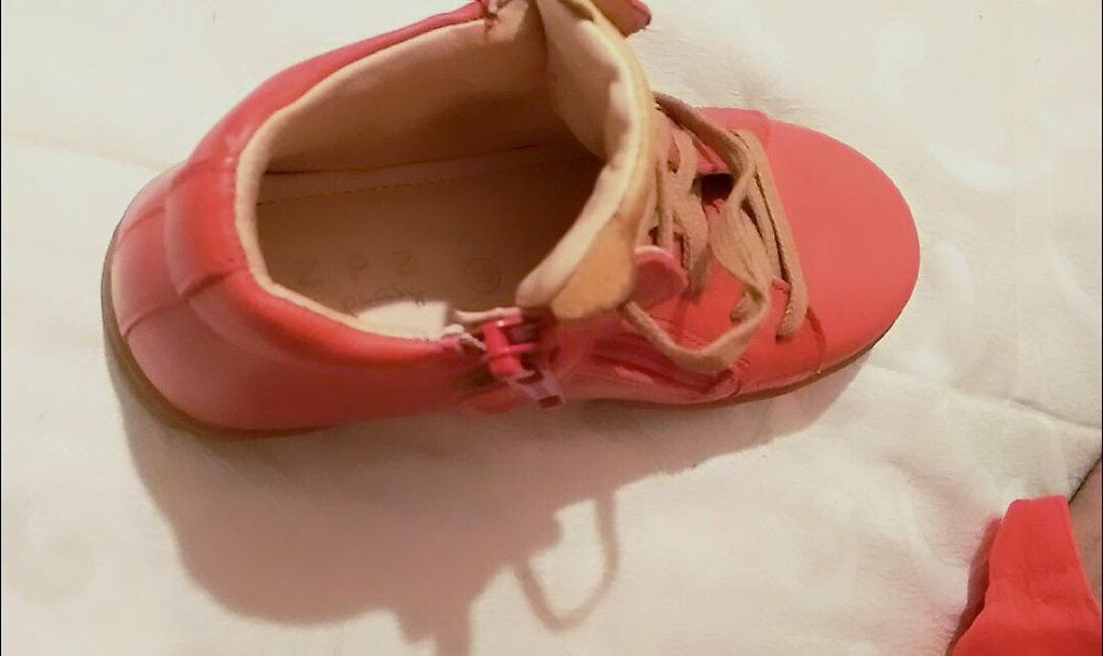 Ghetute superbe din piele (achizitionate din Italia) pentru copii