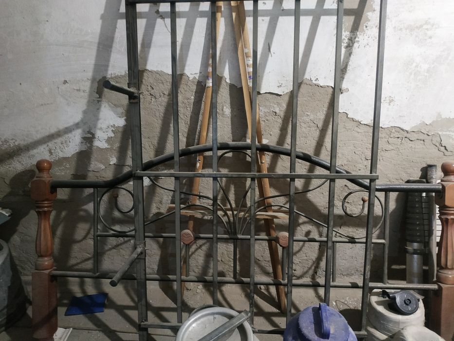 продам двухспальную кровать