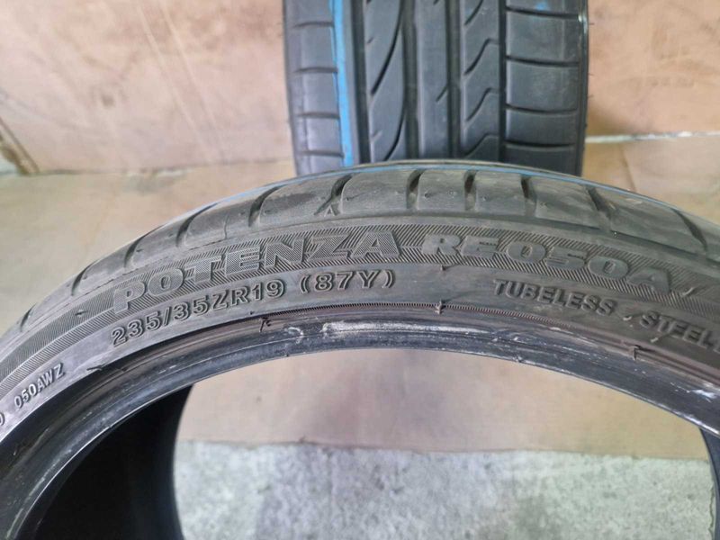 2 Bridgestone R19 235/35
летни гуми 
DOT2118