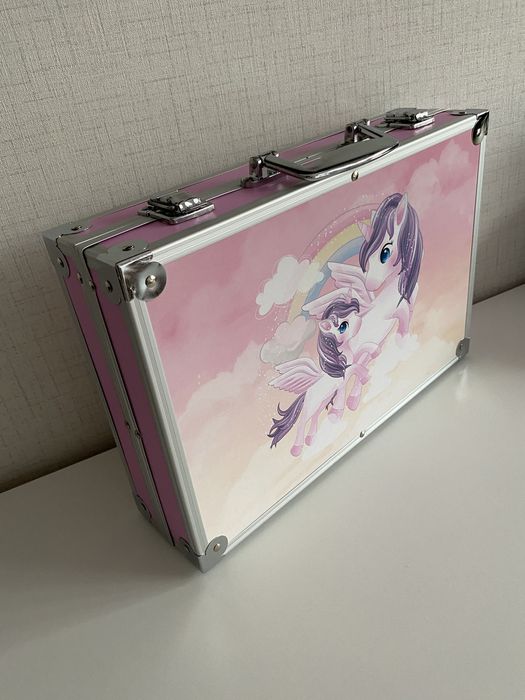 Комплект за рисуване в куфар с еднорог 145 части