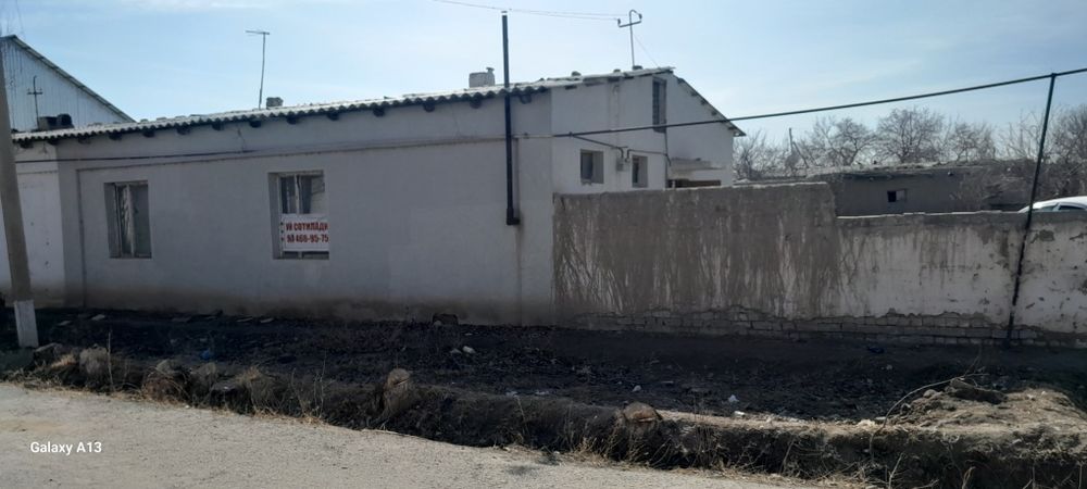 Uy sotiladi  oladigan odam bolsa