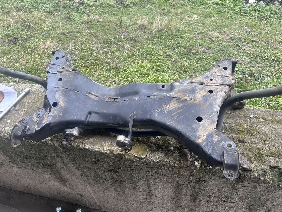 Преден мост от Мицубиши Аутлендър 2004