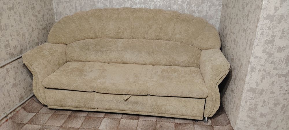 Продам диван в хорошем состоянии