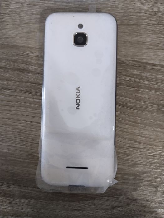 Нокия 8000 4G чисто нов внос от Германия