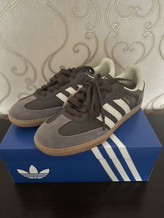 Продам новые кроссовки adidas samba