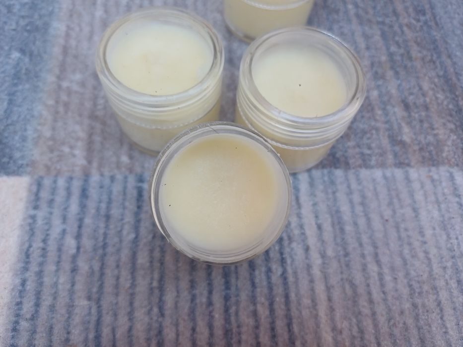 Домашен мехлем от Лайка,мед, невен,жълт кантарион, лавандула