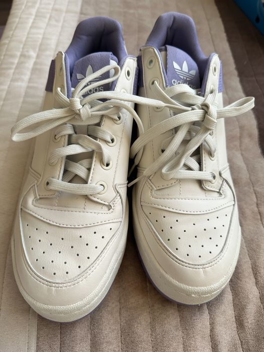 Обувки Adidas номер 40