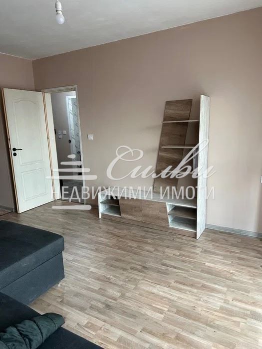 Дава се под наем Двустаен апартамент в Шумен, Болницата - 60 кв.м за 306 € - Снимка #2