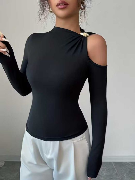 Ново! Стилна дамска блуза със златен елемент