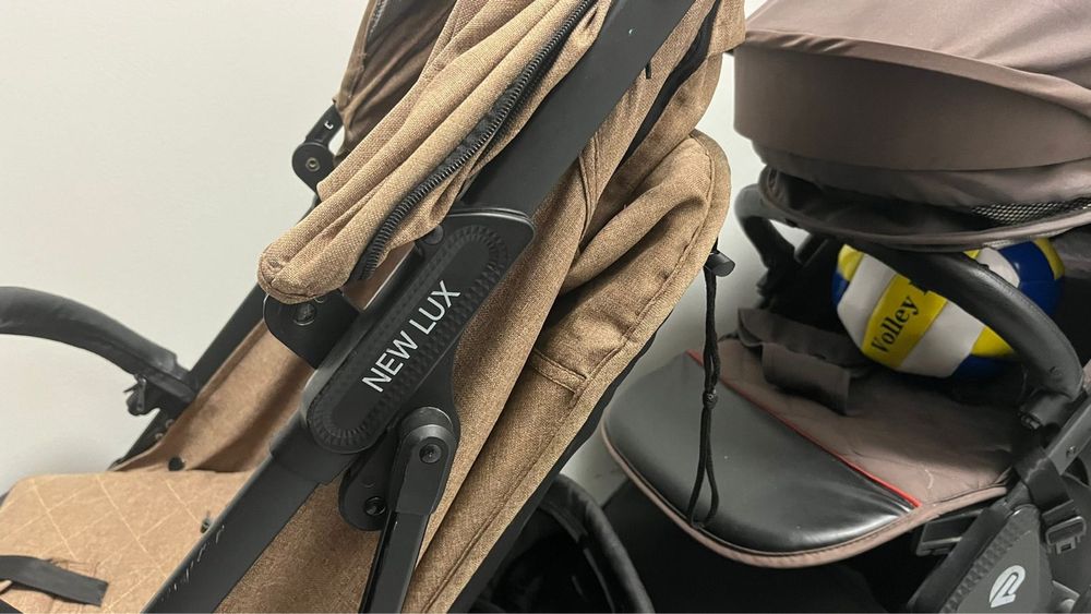 Каляска  от близняшка