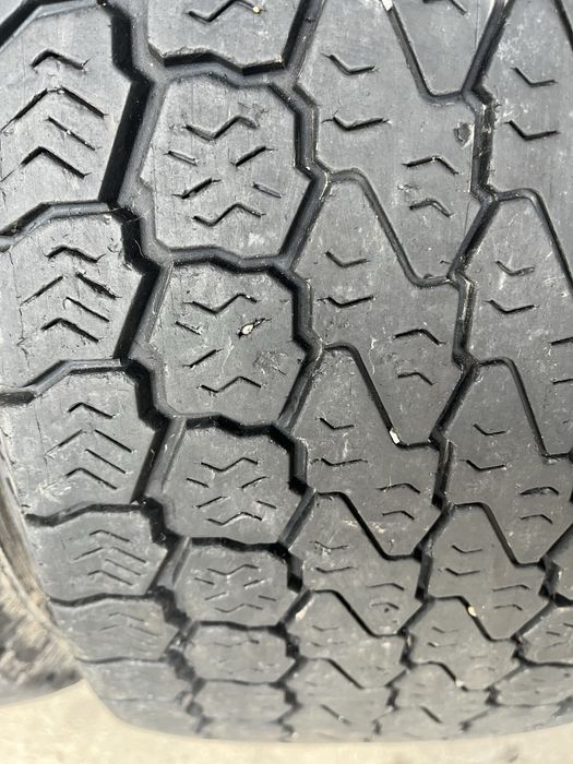 4 бр. всесезонни лекотоварни гуми 285/65/16C GoodYear DOT 1613 5-6 mm