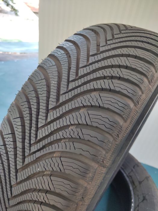 2 бр зимни 215/65/17 Michelin Дот 24г