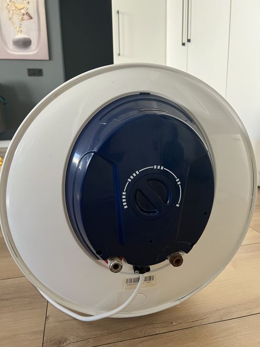 Продаётся водонагреватель б/у (подлежит ремонту)