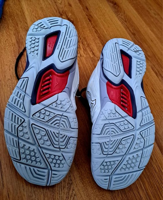 Маратонки Mizuno Wave Phantom 3