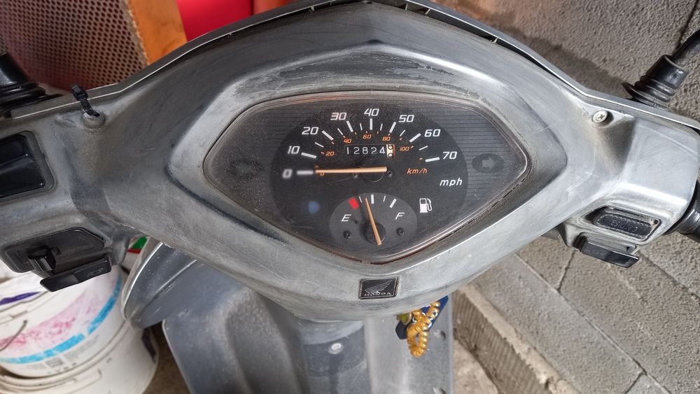 Honda scv 100 LEAD