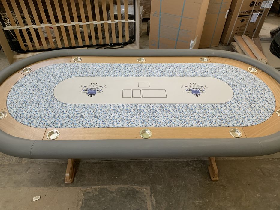STOC - Masa de poker profesionista cu capac de lemn CustomTables.eu