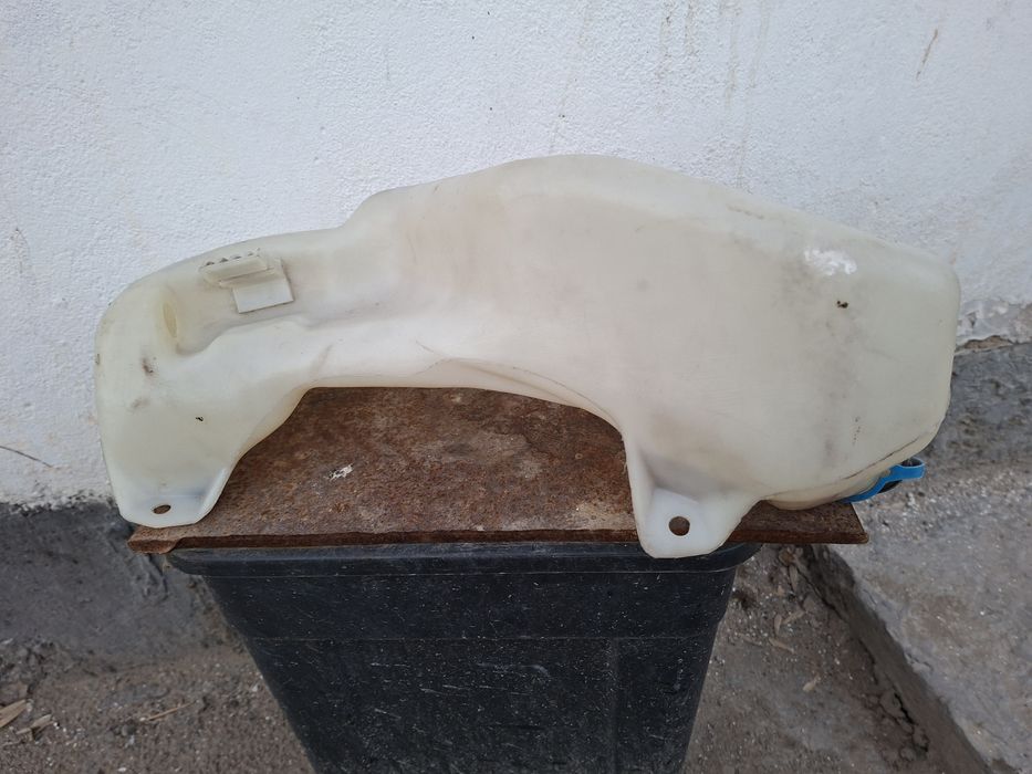 Продаётся бачок омывателя Ауди Б 4 новый