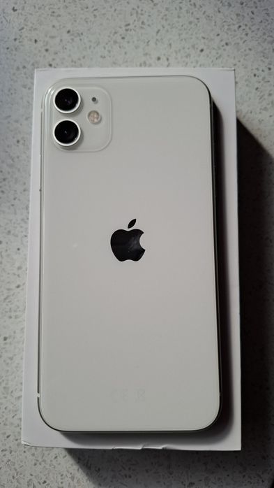 iPhone 11  128 GB