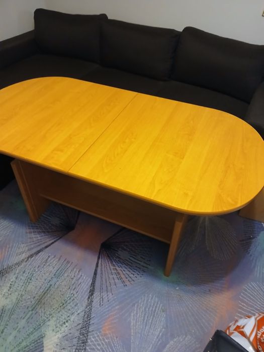 Маса 3 във едно холова трапезно и разтегателна.