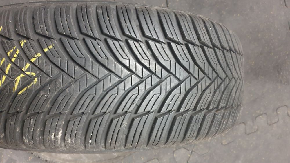 Гуми 2 броя всесезонни 205/55 /16 DOT 2019г