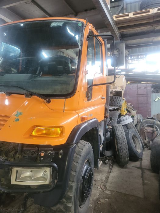 Продам машину UNIMOG U 400