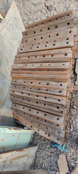 Накладках сотилади 43 лик релесники 250 дона бор Фаргона да турибди.