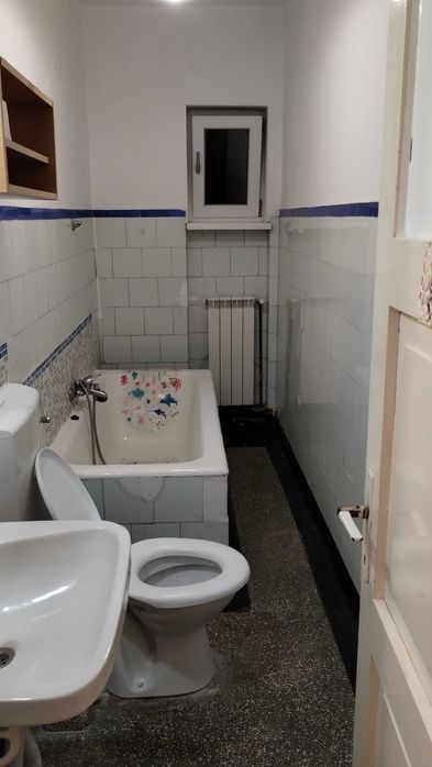 Ofer spre inchiriere garsoniera