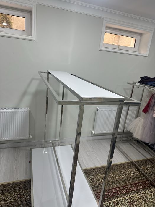 Стелаж (Stelaj, veshalka)