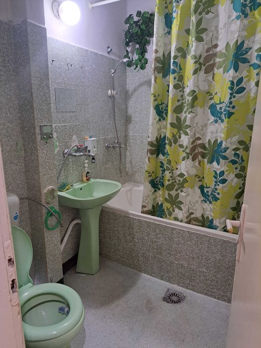 Дава се под наем Двустаен апартамент в Русе, Централен южен район - 60 кв.м за 244.8 € - Снимка #6