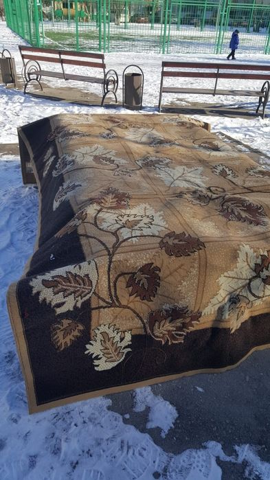 Продам ковры разные!