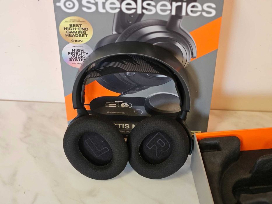 SteelSeries Arctis Nova Pro - висок клас кабелни слушалки