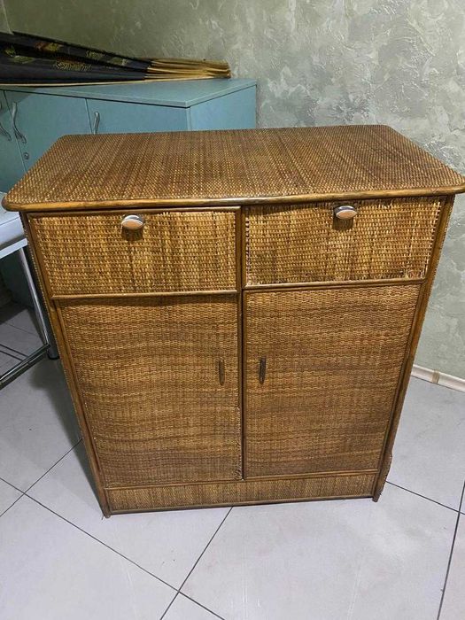 Витрины, шкафы, тумбы распродажа