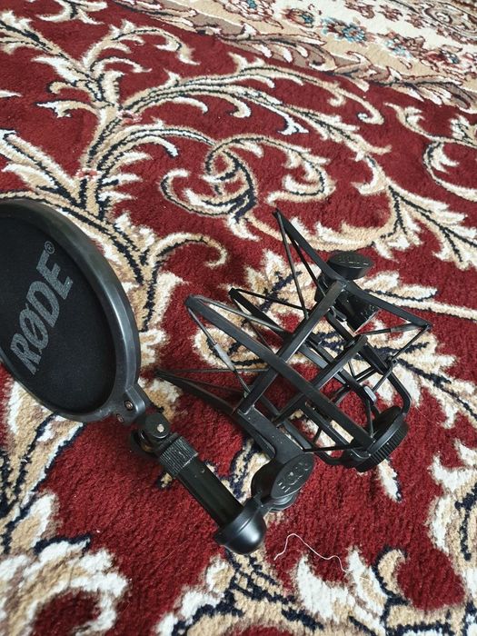 Студийный микрофон Rode NT2-A