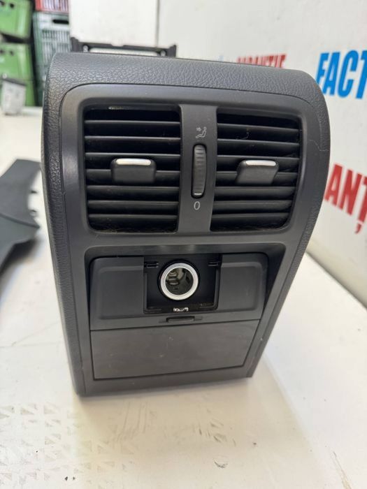 Cotiera grile ventilatie suporti pahare Passat B6 negru textil