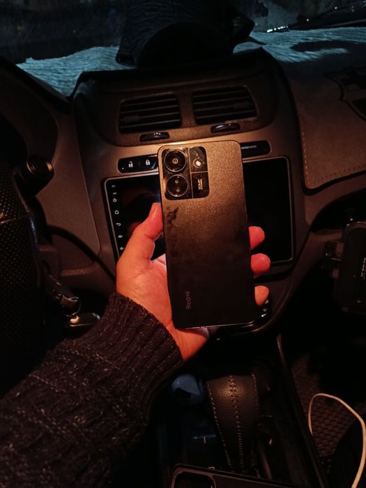 Продам Xiomi 13 состояние хорошее