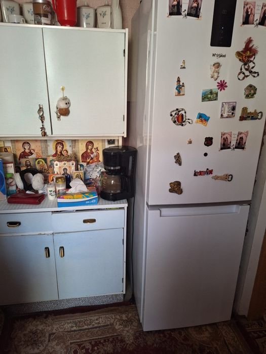 Vand apartament 3 camere, decomandat, zona semicentrala, Valcea