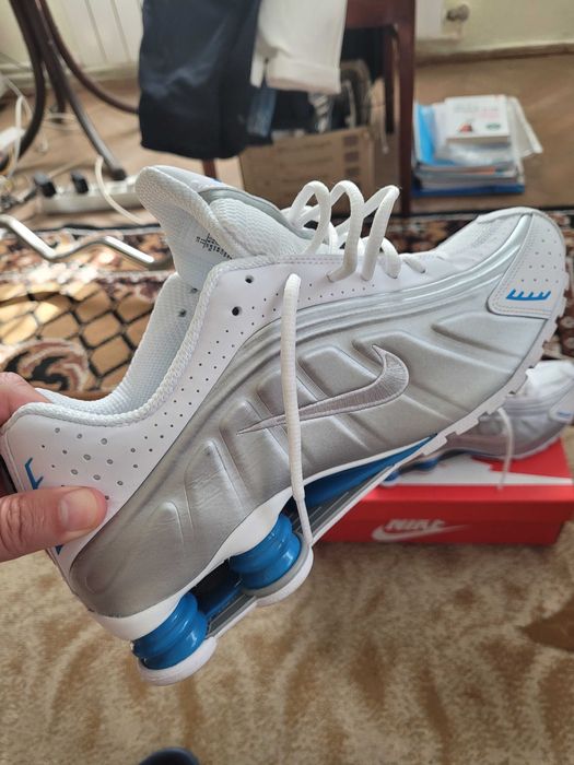 Vand Nike Shox R4,noi,purtati de doua ori..